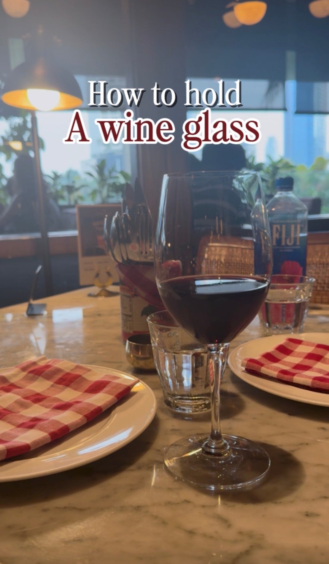Femnova Lifestyle: Wine Etiquette, Kenapa Wine Glass Harus Dipegang di Bagian Stem?