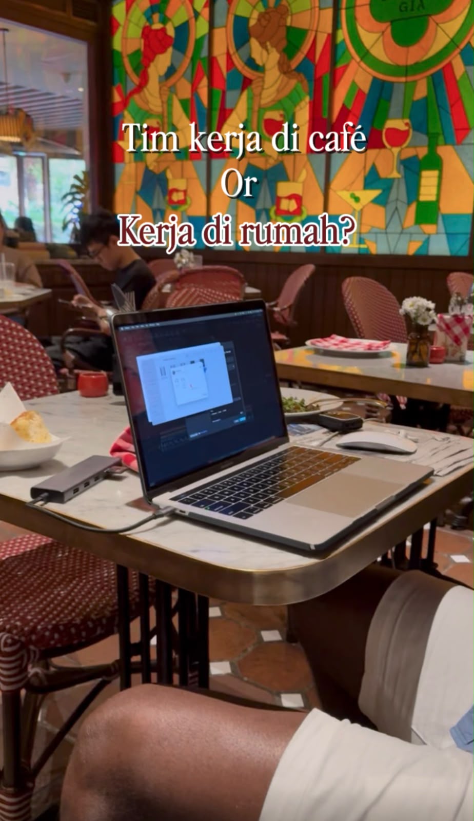 Femnova Lifestyle: Kenapa Kerja di Café Terasa Lebih Produktif?