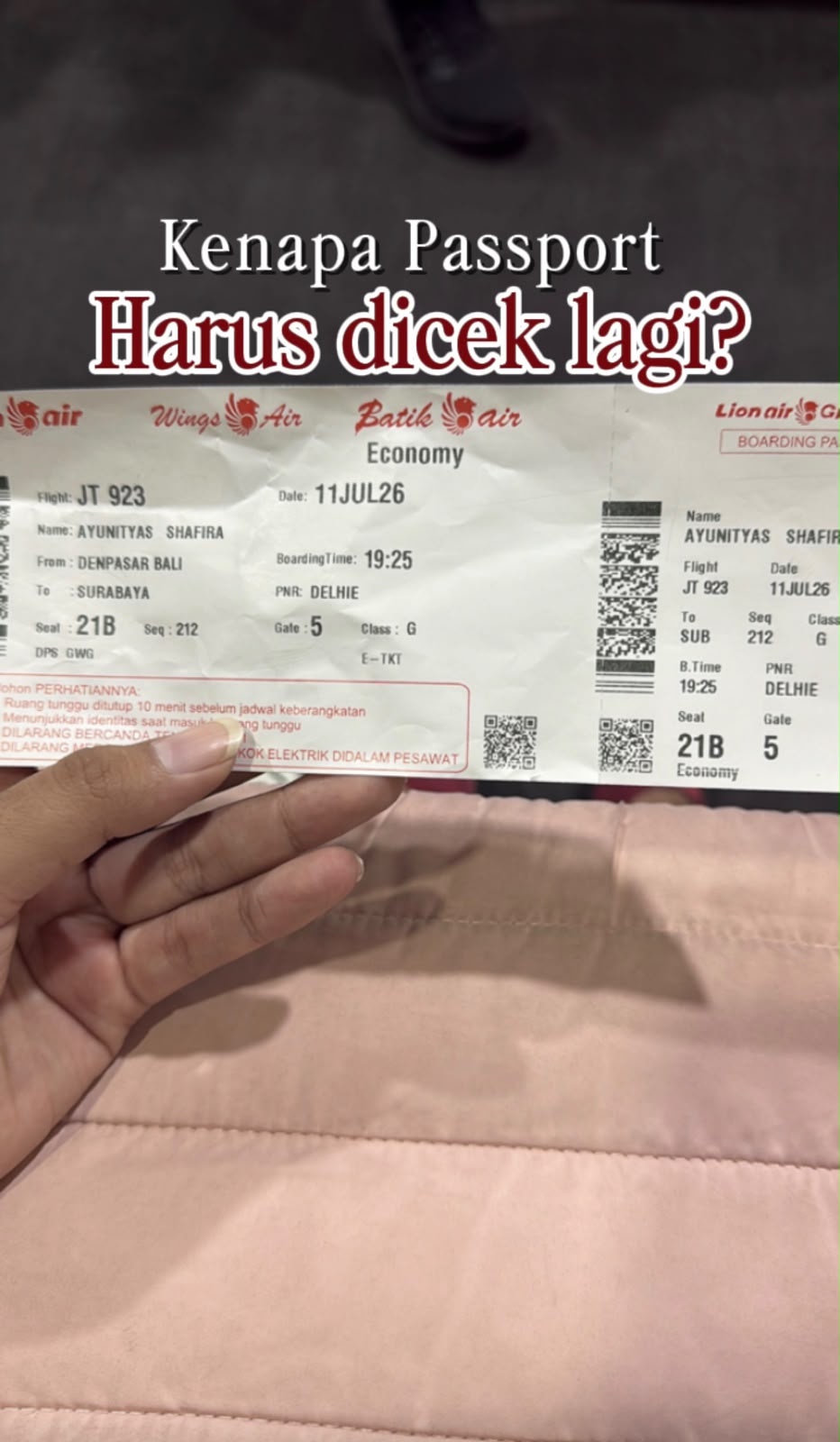 Femnova Lifestyle: Kenapa Kita Sering Cek Paspor Berkali-kali Sebelum Traveling?